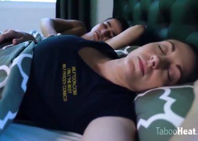 Смотреть Порно Видео Бесплатно Ебут Спящих